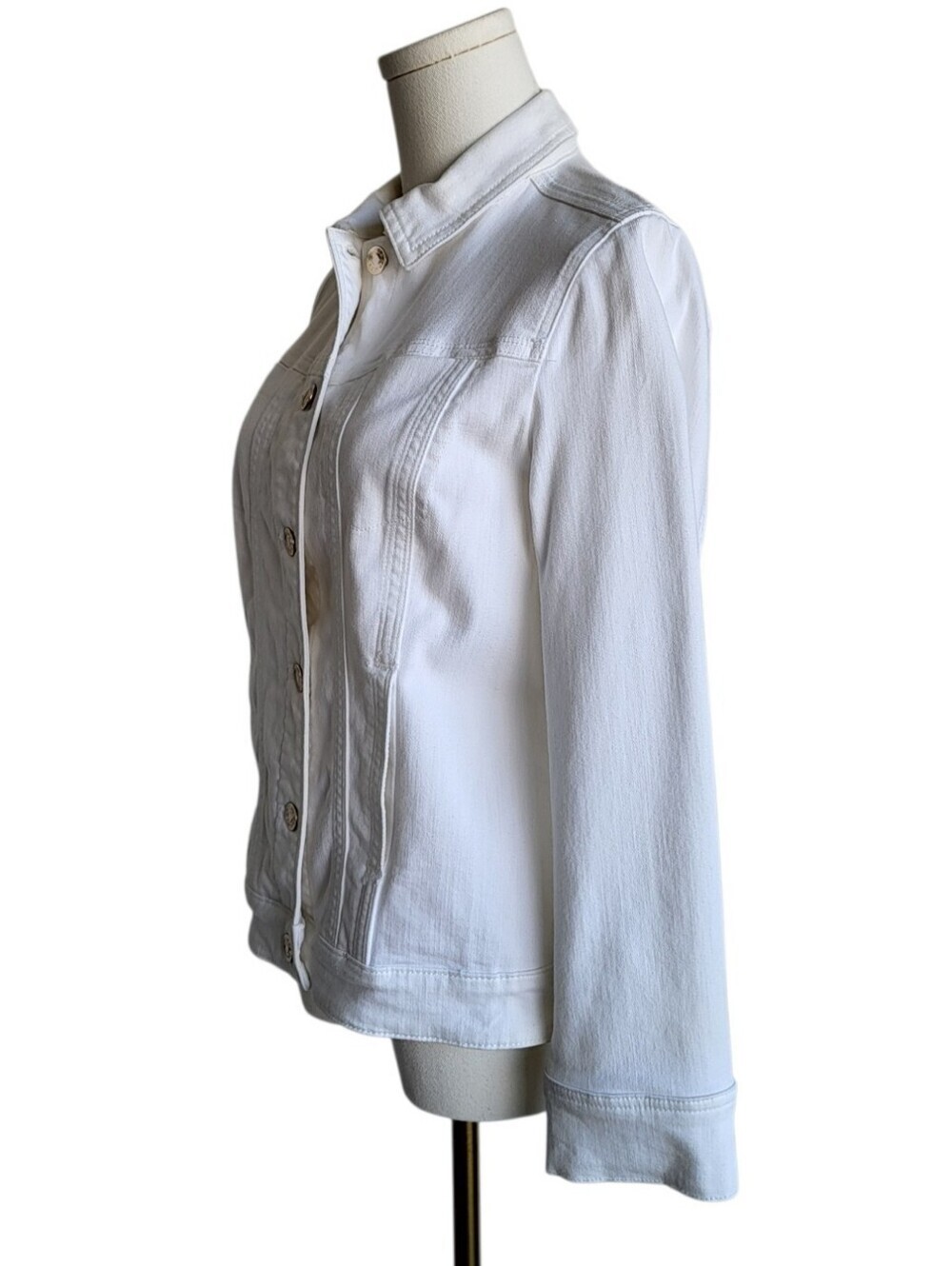 Chico's Size 0 Reg. 4/6 White Fitted Jean Jacket Long Sleeve Soft - Picture 4 of 7